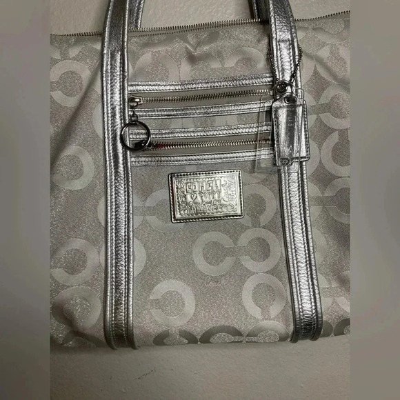 Rare Coach Poppy Silver Glam Tote Bag - Picture 2 of 16